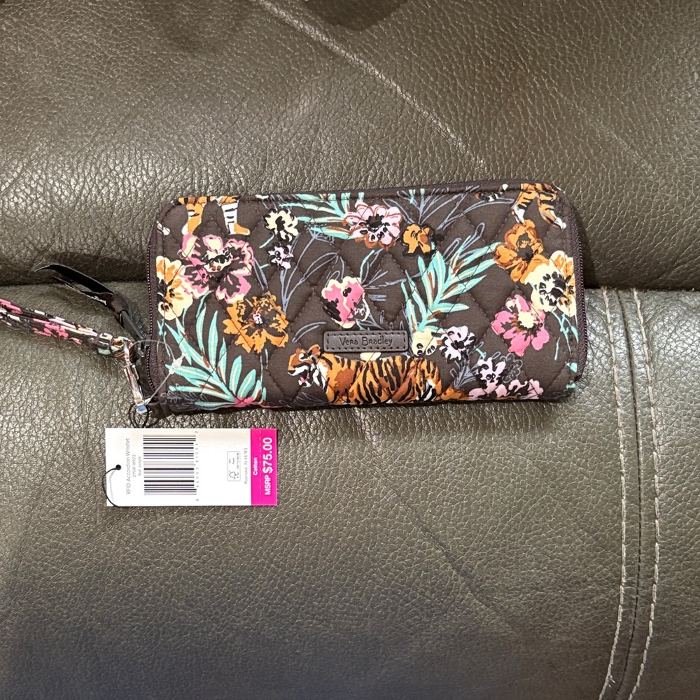 Vera Bradley RFID accordion wristlet in Bali jungle